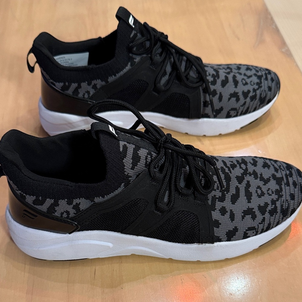 Fabletics Women’s Caheunga Performance Sneakers I… - image 2